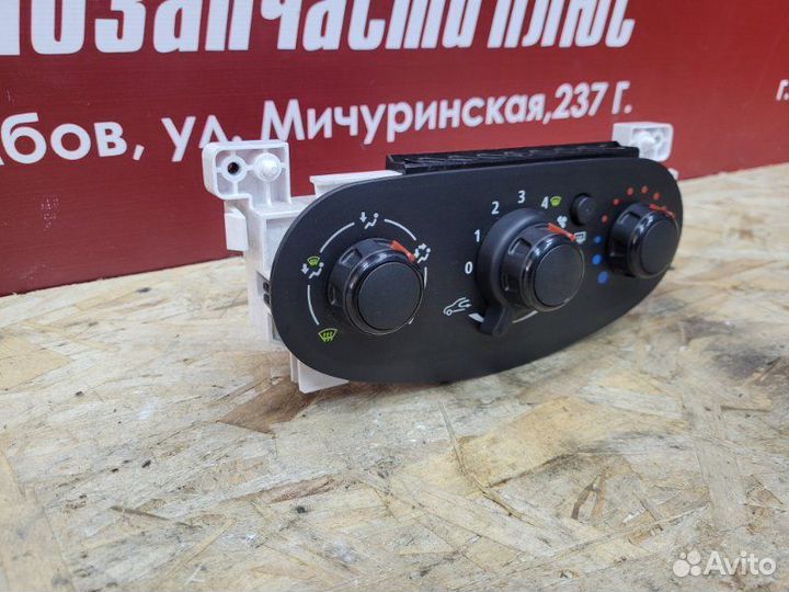 Блок управления печкой Renault Logan