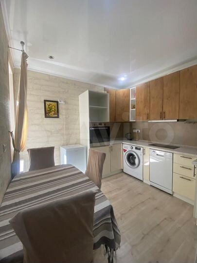 2-к. квартира, 52 м², 4/16 эт.