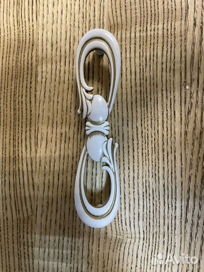 Ручки мебельные белые с золотом