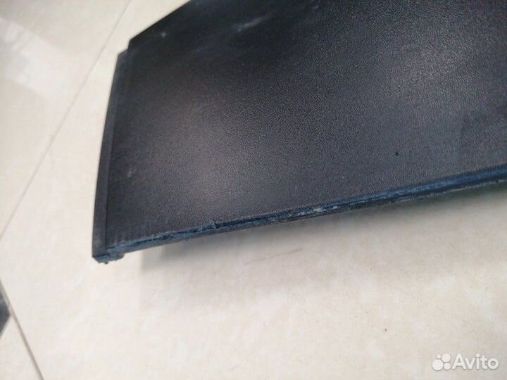 Молдинг двери задний правый Jeep Cherokee KL ED6