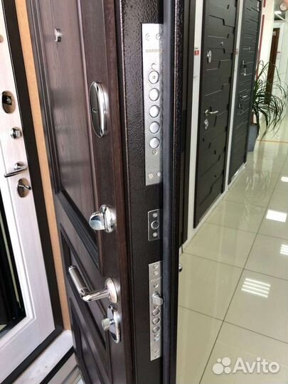 Дверь входная Чикаго 100мм шпон дуба