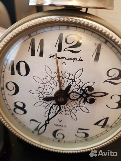 Будильник механический Янтарь СССР