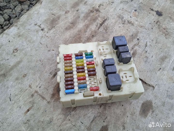 Монтажный блок Форд Фокус 1