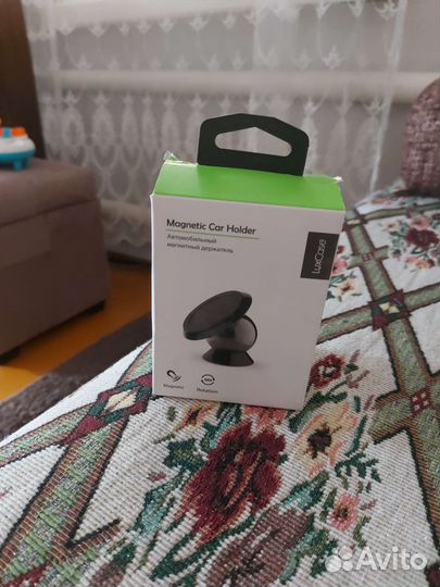 Автомобильный магнитный держатель