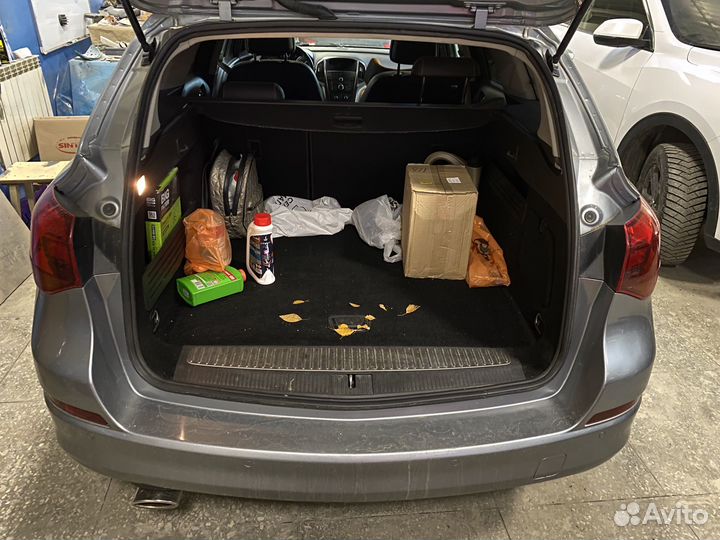 Opel Astra 1.4 AT, 2011, 90 400 км