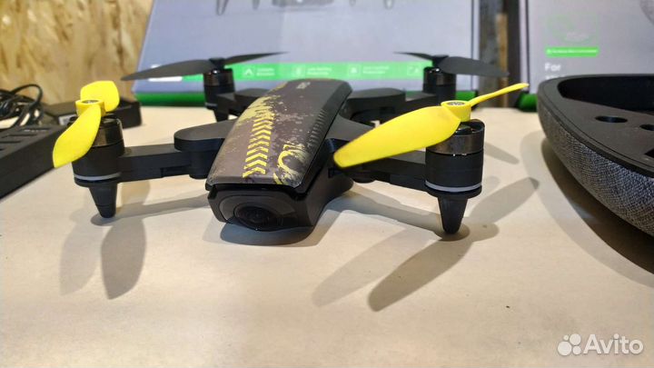 Квадрокоптер Xiro Xplorer mini