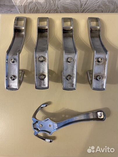 Крючок мебельный