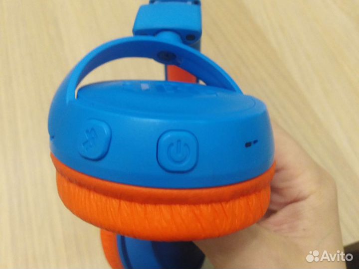 Беспроводные наушники jbl