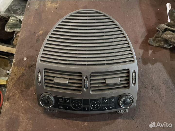 Переключатель отопителя б/у Mercedes W211