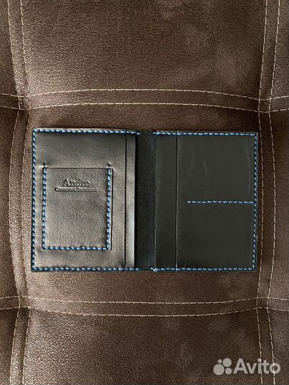 Кожаная обложка на паспорт