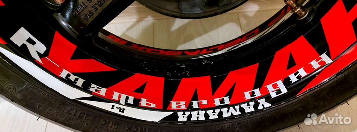 Наклейки на мотоцикл yamaha R1