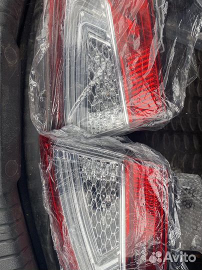 Фонарь задний внутренний правый и левый