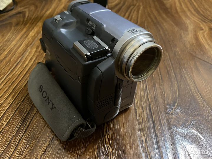 Sony Digital Handycam DCR trv14e