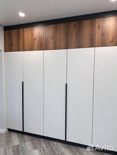 Шкаф распашной