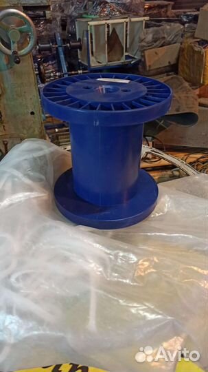 Катушка пластиковая