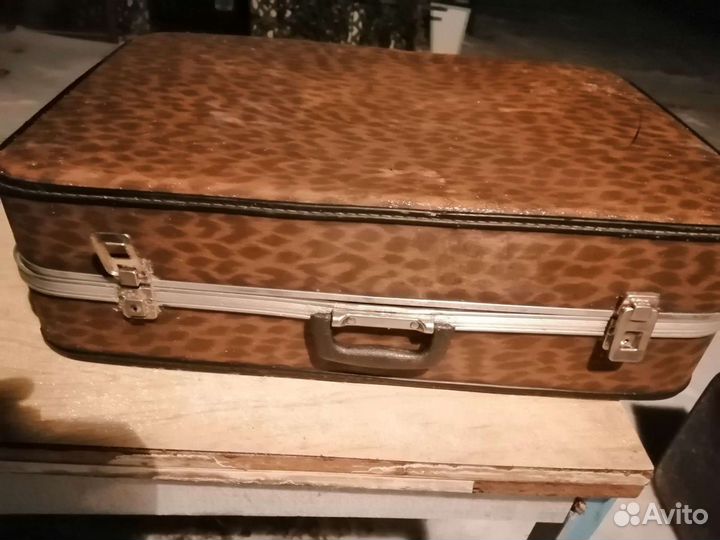 Чемодан дорожный бу