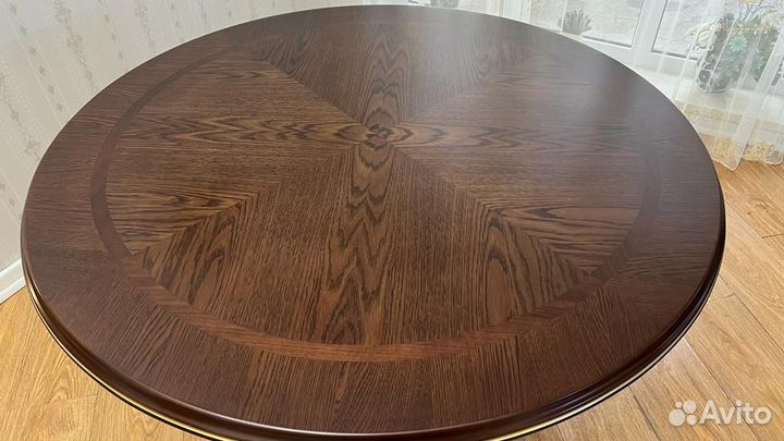 Кухонный стол