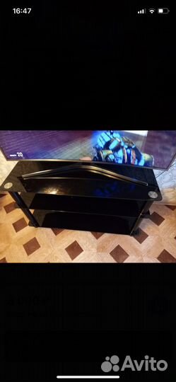 Стеклянная тумба под тв