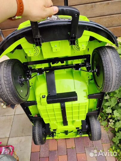 Детский электромобиль Mercedes SLS AMG