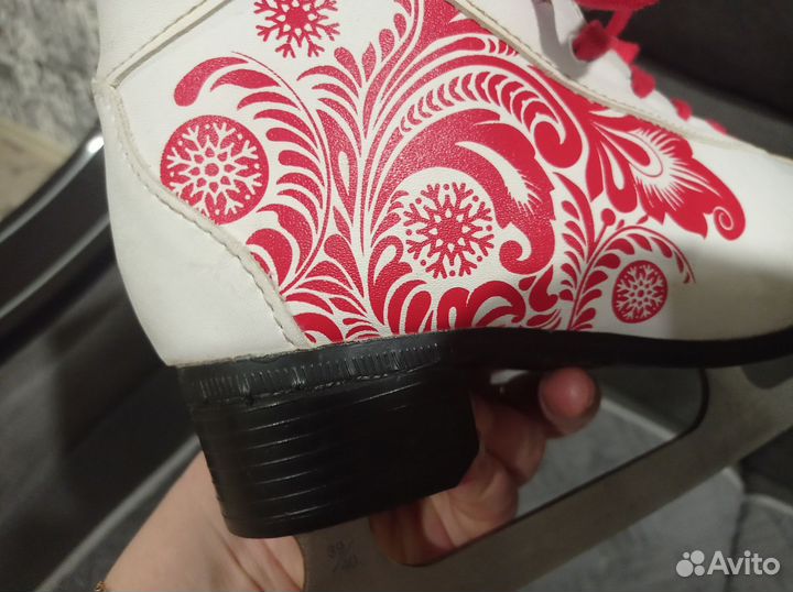 Коньки фигурные 38-39