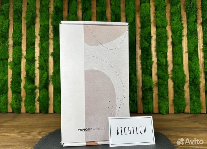 Поднос из мрамора и эпоксидной смолы