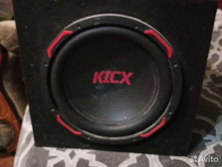 Автомобильный сабвуфер и усилитель