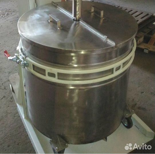 Дежа, нержавеющая сталь (от 10 до 1500 л)