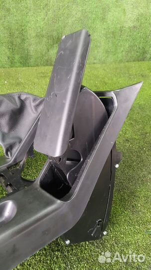 Консоль кпп Land Rover Range Rover vogue M62B44
