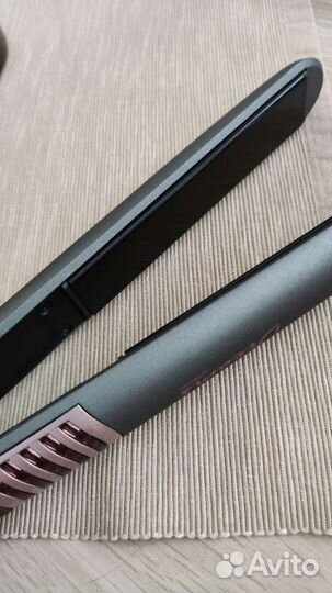 Выпрямитель для волос новый