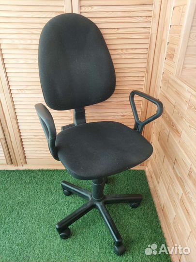 Компьютерное кресло