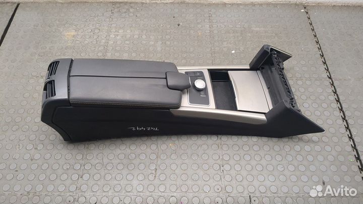 Консоль салона Mercedes E W212, 2013