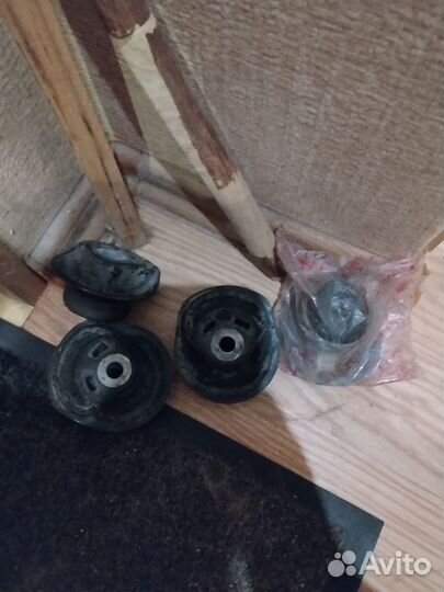 Сайлентблоки задней балки гольф3