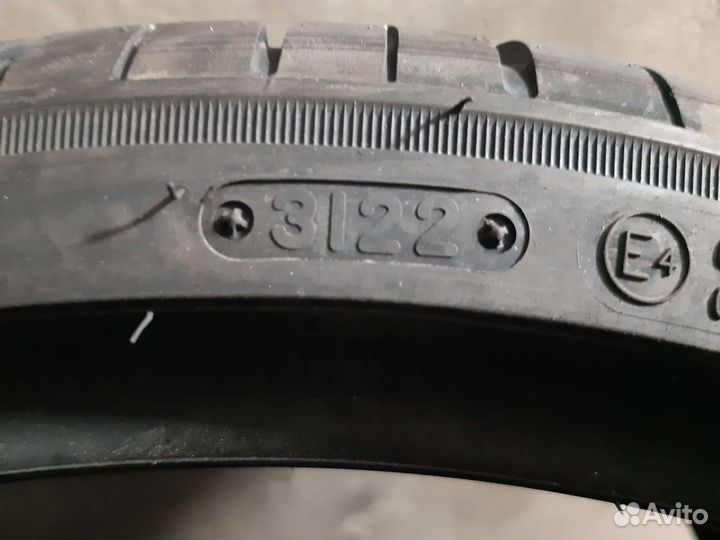 Triangle Sports TH201 275/30 R19