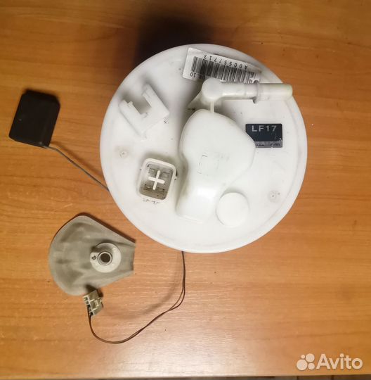 Топливный насос в сборе Мазда