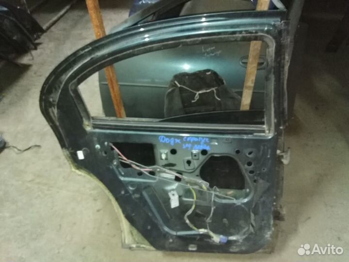 Дверь задняя левая Dodge Stratus