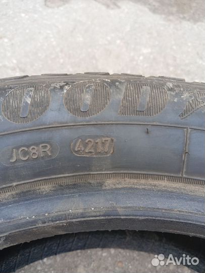 Goodyear Ultra Grip Ice Arctic 2 215/55 R17 98T