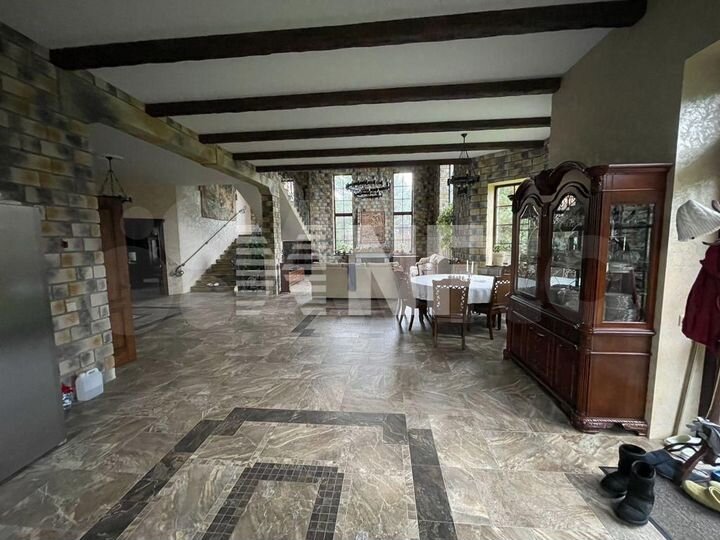 Дом 455 м² на участке 15 сот.