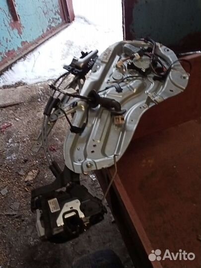 Стеклоподъёмник задний левый для Кия Серато 2