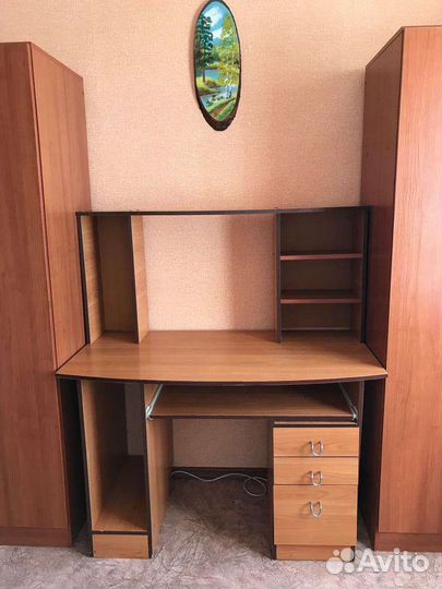 Компьютерный стол