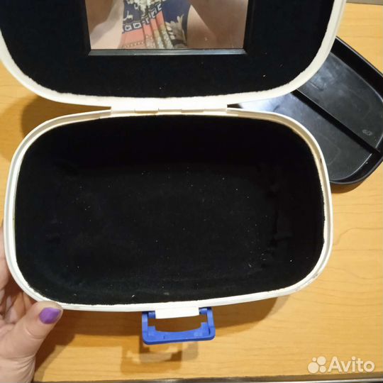 Шкатулка с зеркалом для косметики, бижутерии