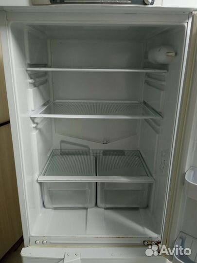 Холодильник бу indesit