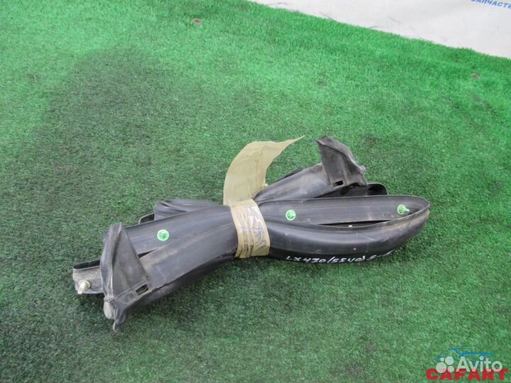 Уплотнительная резинка багажника lexus LX470 UZJ100 2uzfe