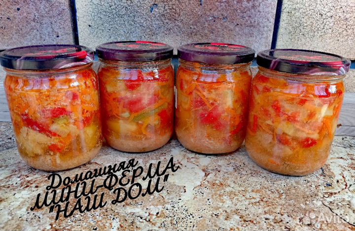 Филе молочного поросёнка с овощами и подливкой