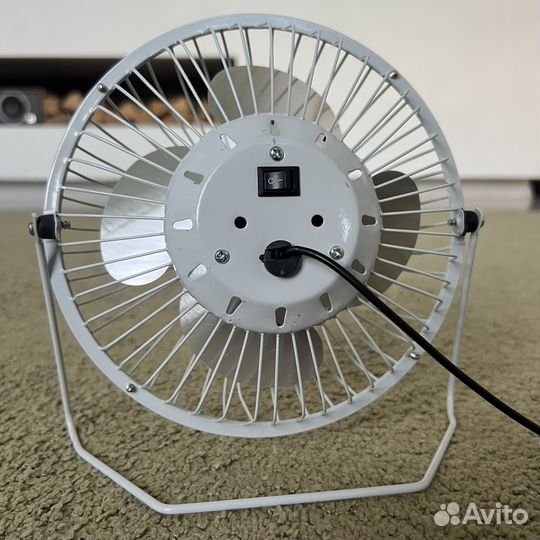 Мини-вентилятор с кабелем USB настольный