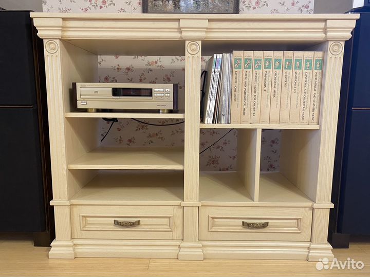 Стойка тумба под аудио аппаратуру