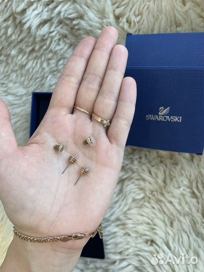 Пусеты-гвоздики Swarovski