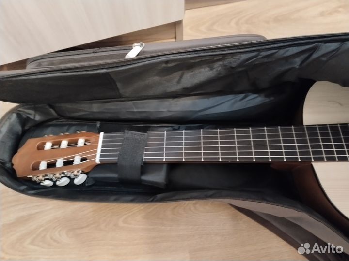 Классическая гитара Yamaha C40M 4/4