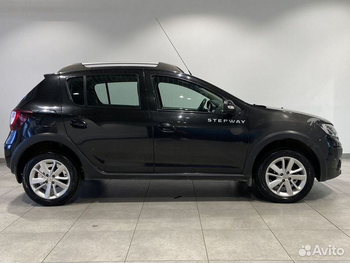 Renault Sandero Stepway 1.6 AMT, 2016, 80 110 км