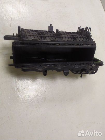 Коллектор впускной Skoda Octavia A8 2017