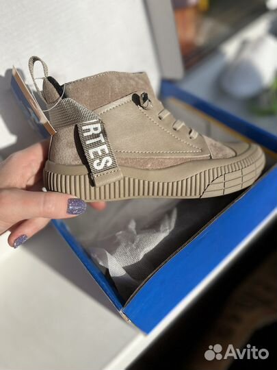 Детские ботинки